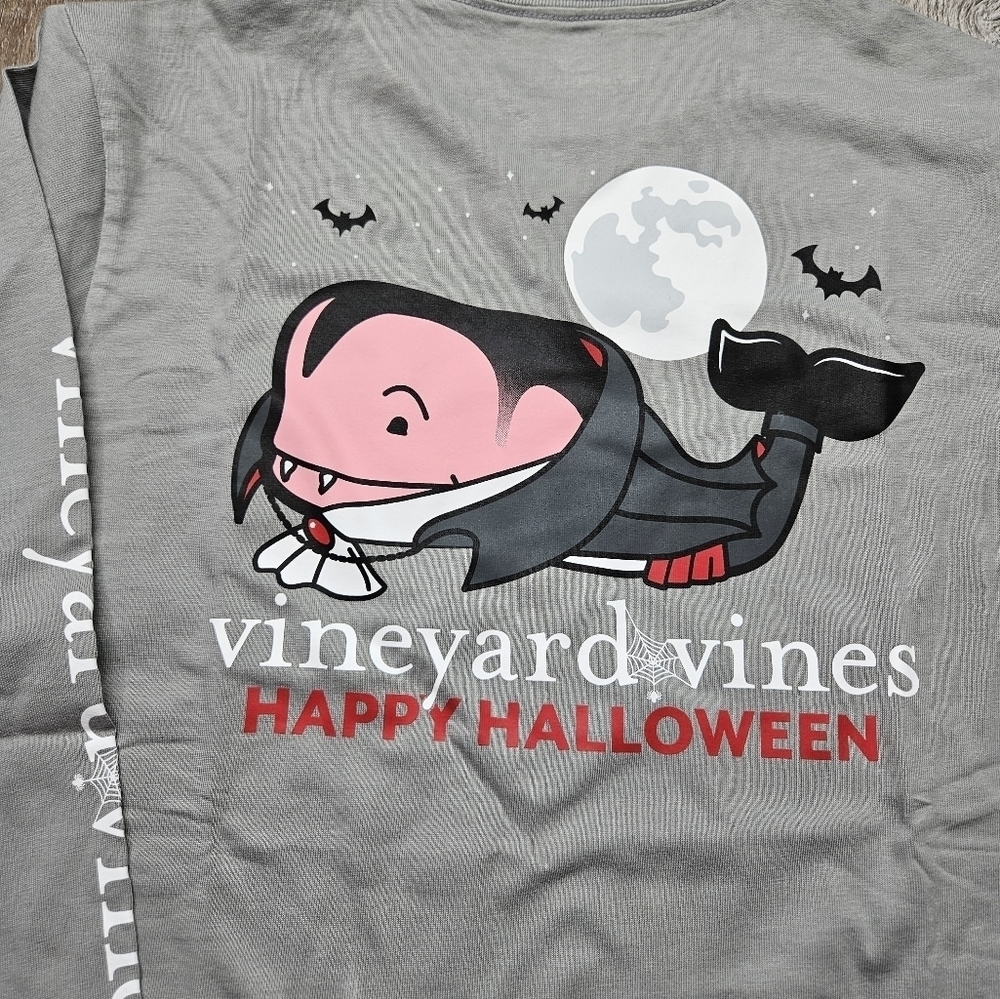 HALLOWEEN  - NEW Vineyard Vines Vampire Whale graphic long sleeve tshirt Youth L